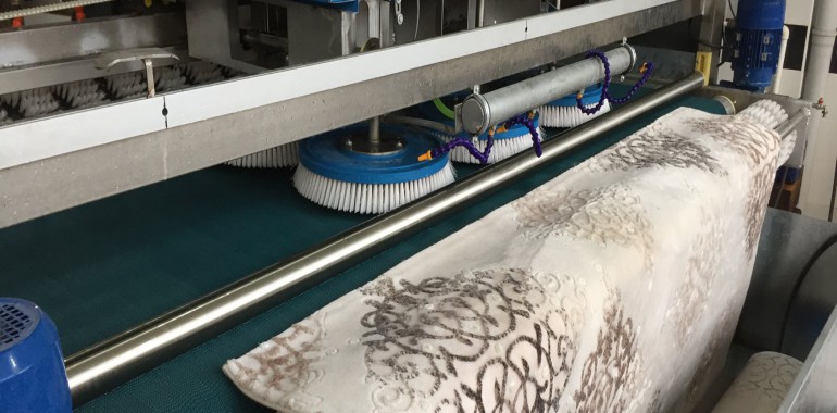 Yalova halı yıkama - Fabrikada profesyonel halı yıkama makinesi